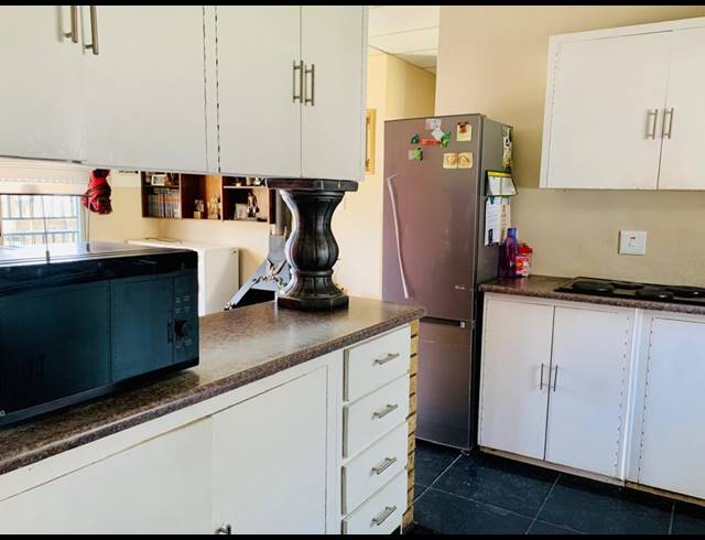 4 BEDROOM HOUSE FOR SALE IN RENSBURG